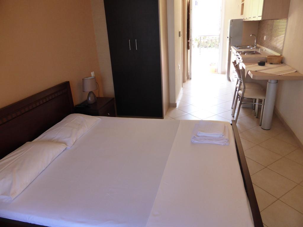 Perdikis Apartments - Paliouria Kokkino Nero Ngoại thất bức ảnh