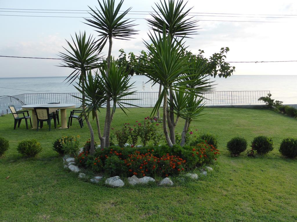 Perdikis Apartments - Paliouria Kokkino Nero Ngoại thất bức ảnh